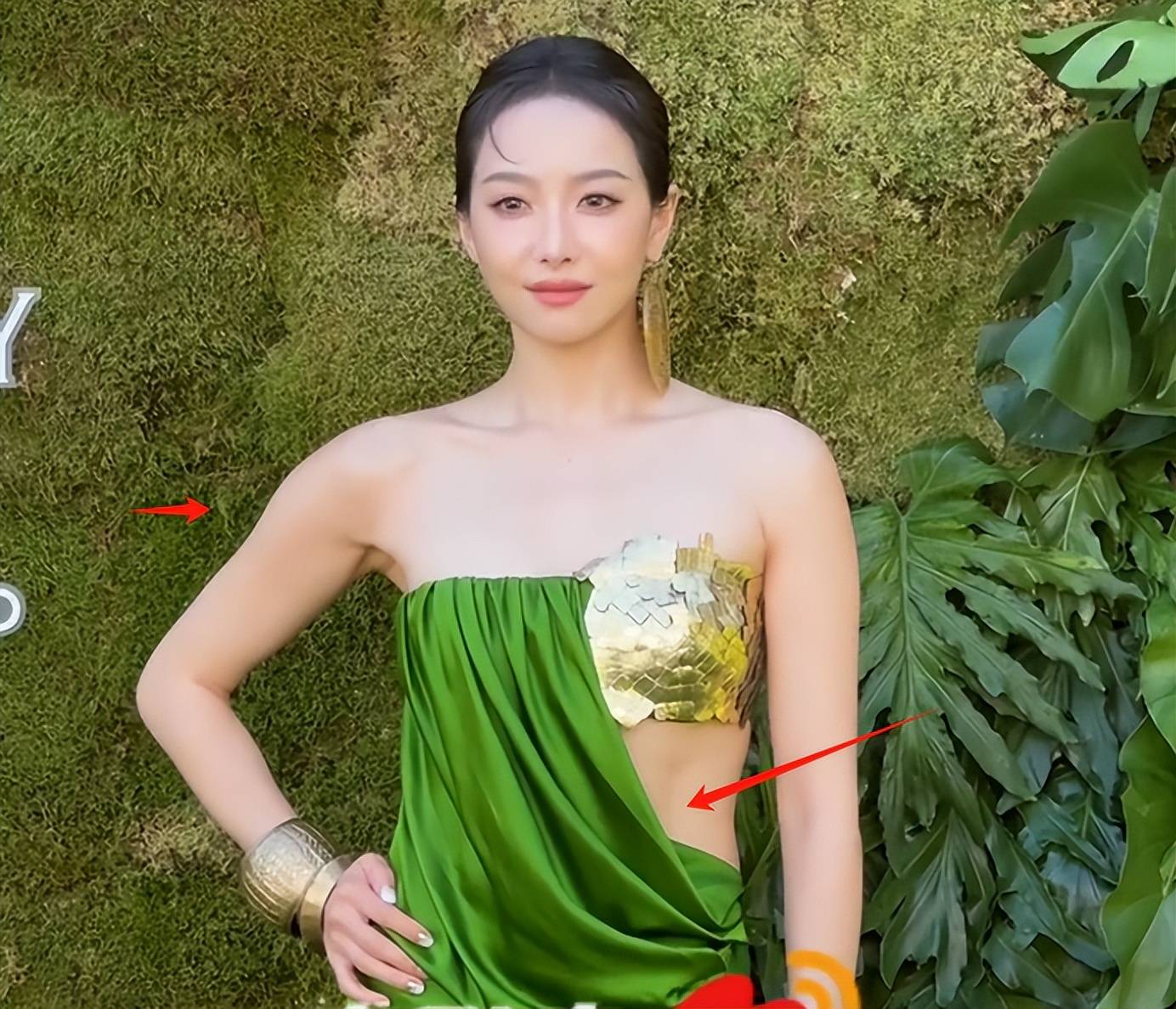 VOGUE沙滩红毯生图:佟丽娅裙摆湿了,钟楚曦泳装上阵,易梦玲抢镜