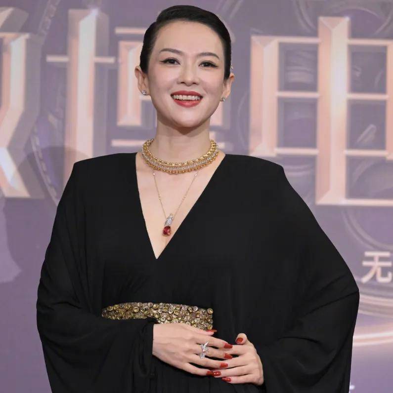 电影之夜红毯生图来了!章子怡一脸富态,钟楚曦太瘦,金晨又变样