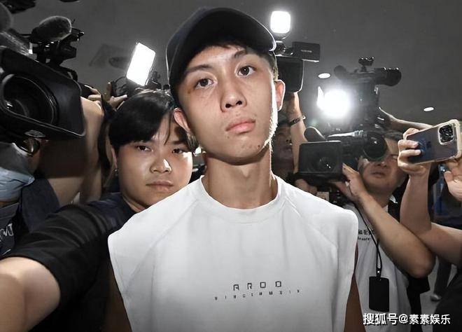 狄莺男儿孙安佐疑似嗑药失控：穿拖鞋精神涣散，在街头作为相配