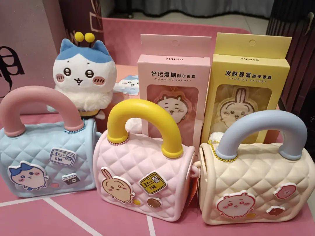 名创优品做梦都想捧出一个“LABUBU”