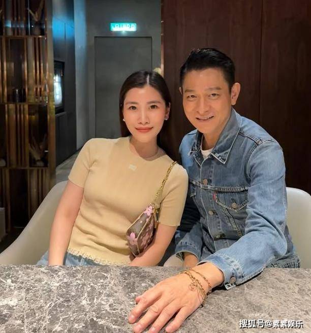 刘德华表妹在香港开店,刘德华 严纪雯 何超盈等东谈主现身恭维