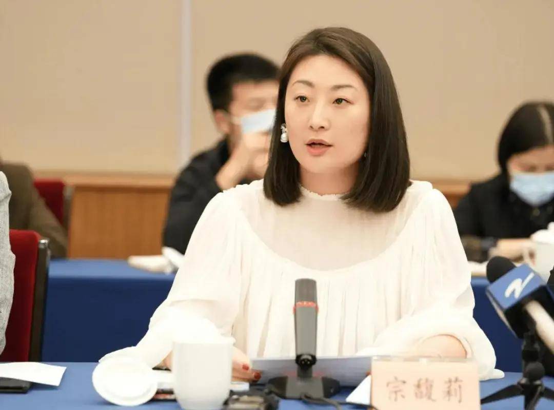 宗馥莉叔叔发声，指责她欺人太甚，称杜建英对娃哈哈贡献很大