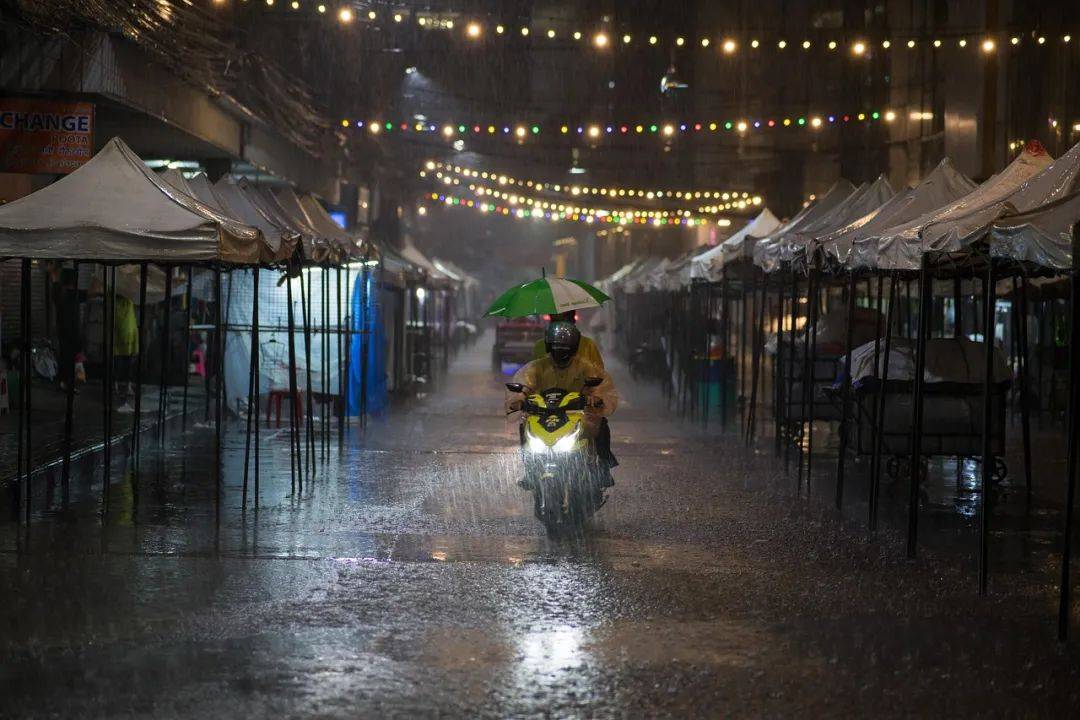 一下班就下大雨，是我的错觉吗