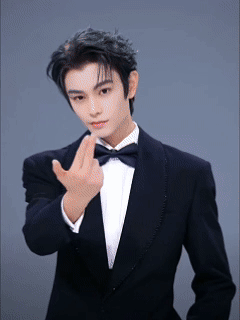 明星倒蹭网红流量不装了，最近半个内娱齐在跳土味“扫腿舞”