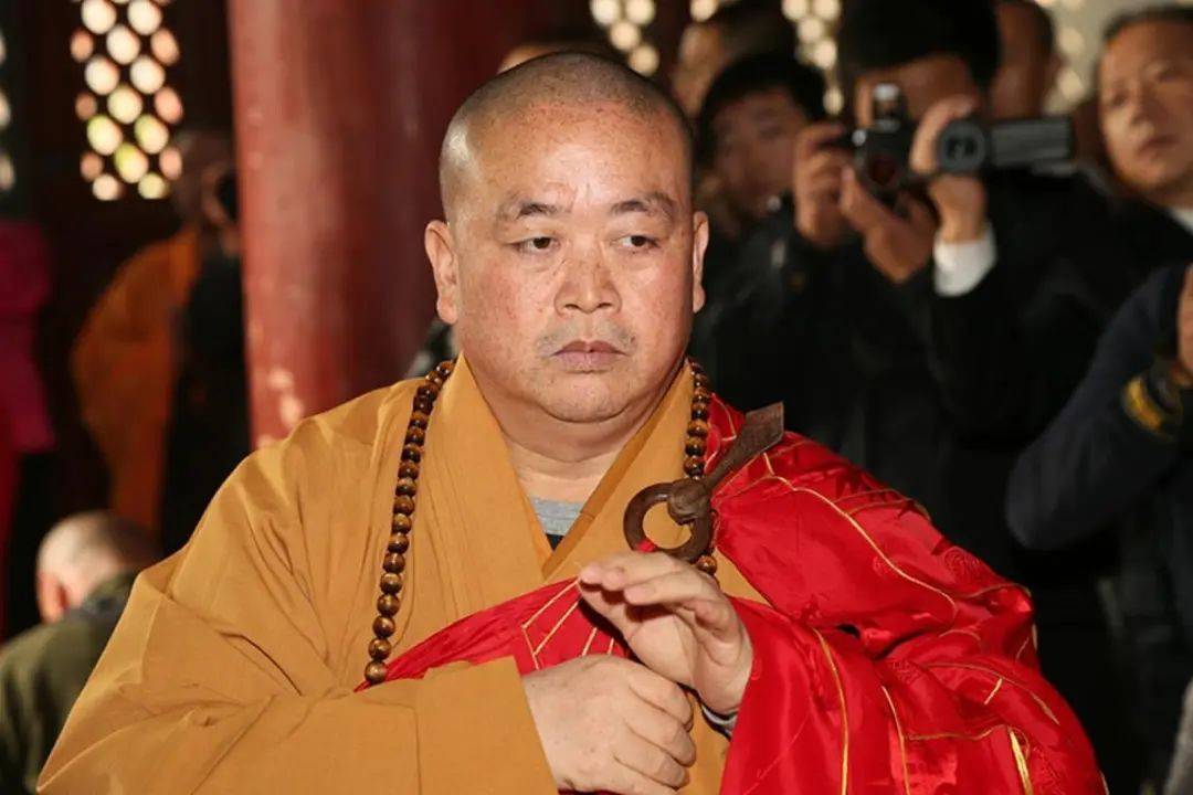 释永信被查,才知道她有多让人敬佩