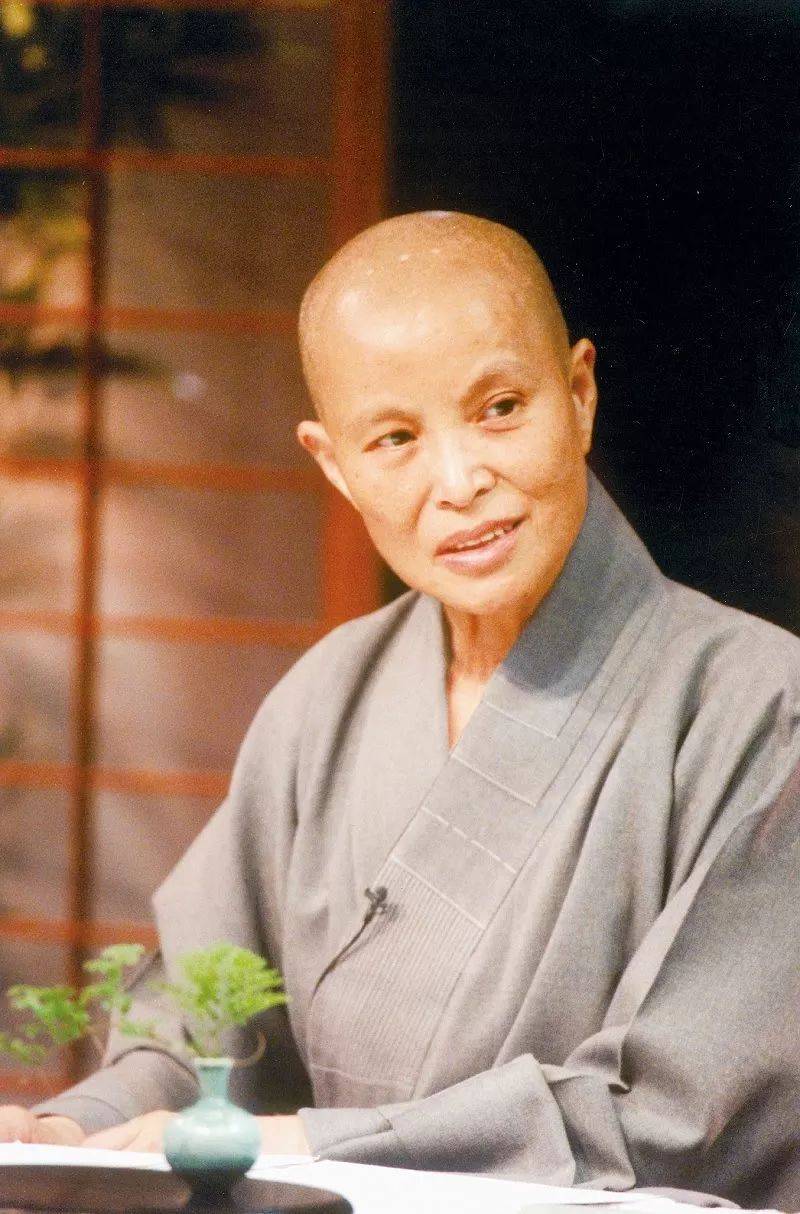 释永信被查,才知道她有多让人敬佩