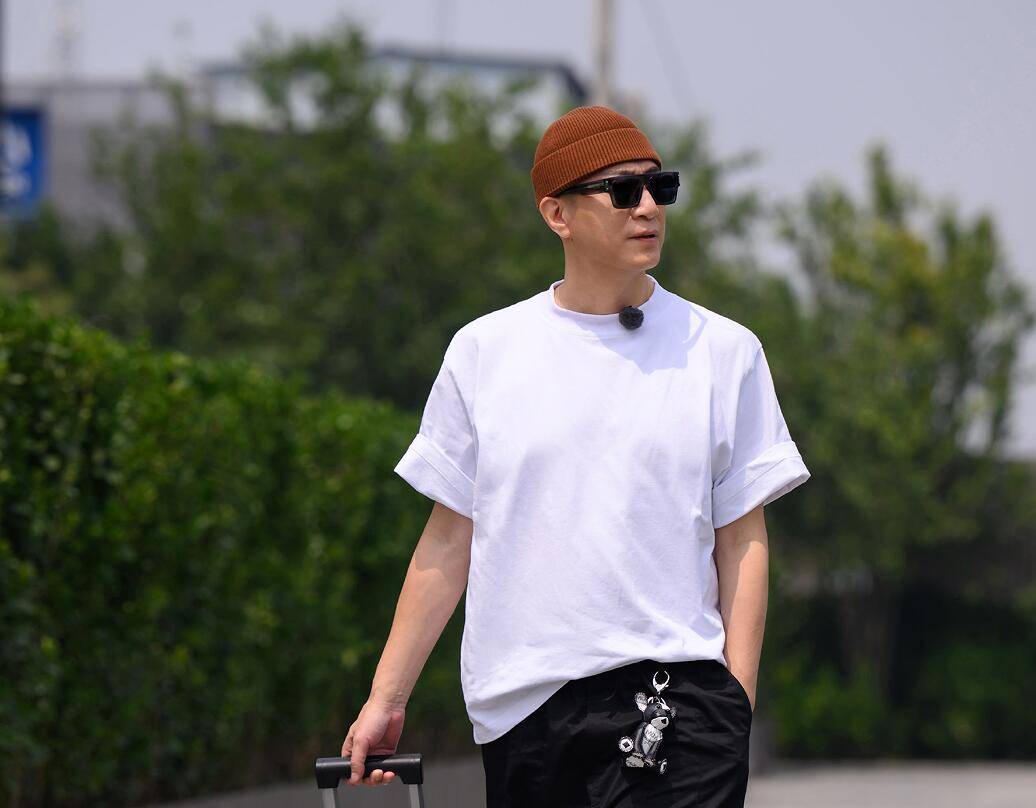 陈赫虽然帮陈星旭逃过一劫,但是却让观众看到了真人秀的“假”