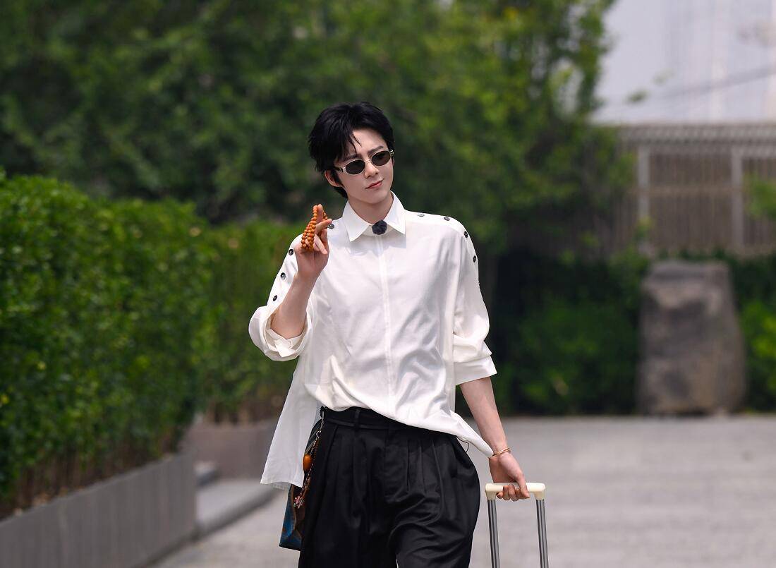 陈赫虽然帮陈星旭逃过一劫,但是却让观众看到了真人秀的“假”