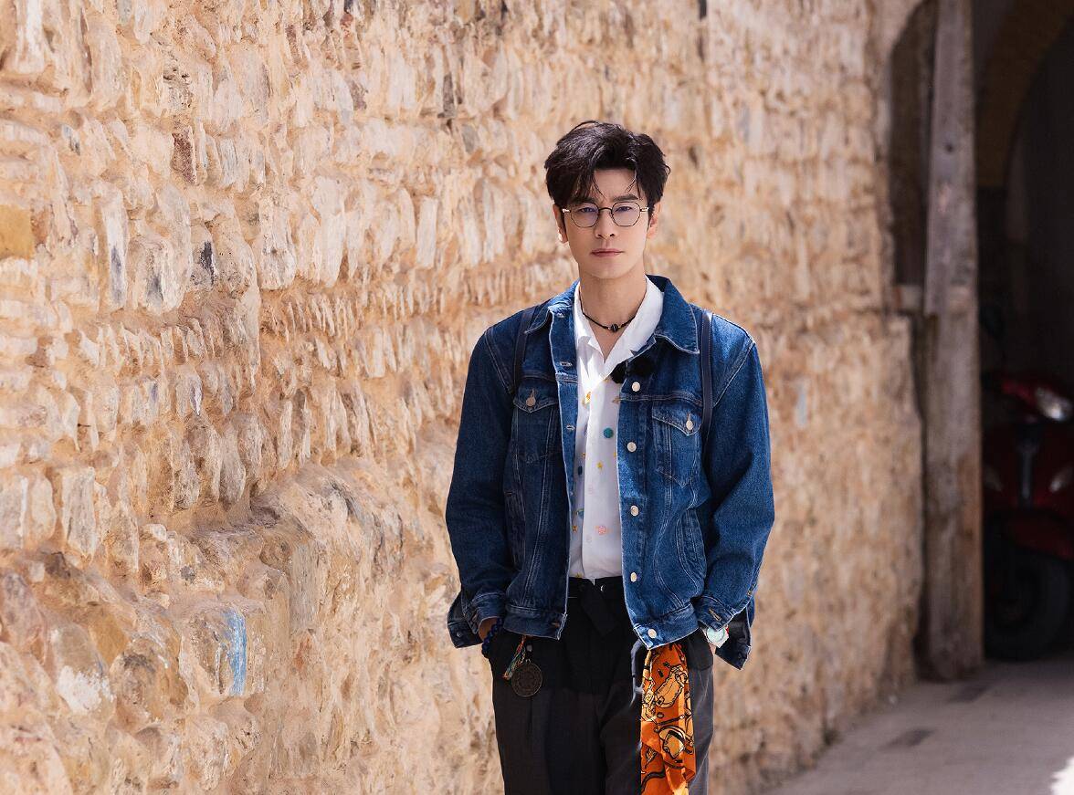 黄晓明被逼到一本正经的瞎说，扯下了《中餐厅》最后一块遮羞布