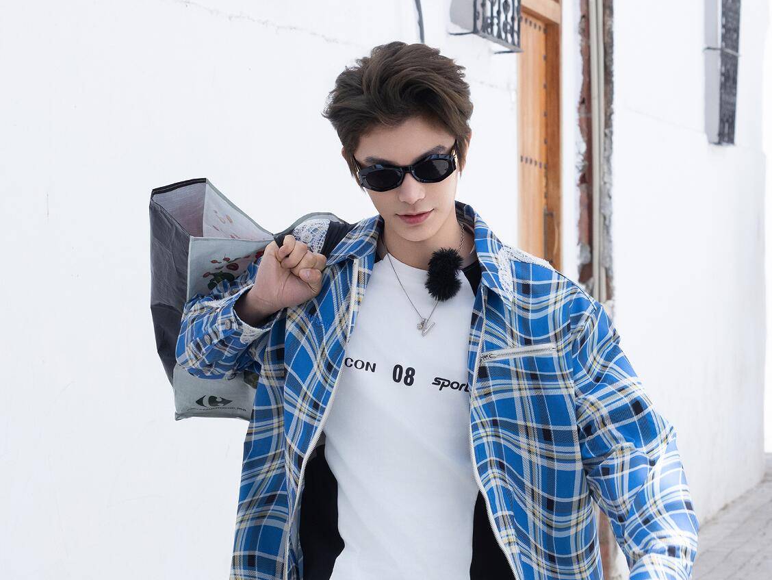 姜妍割自己的这一刀,让《中餐厅》彻底被打脸