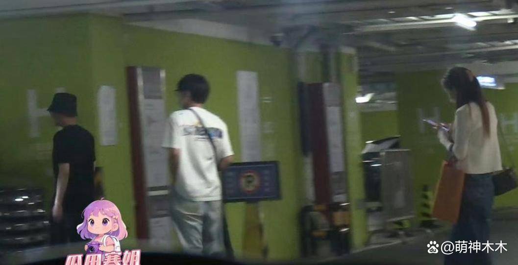 冯绍峰与新女友又被曝光了，女方撞脸马筱梅？