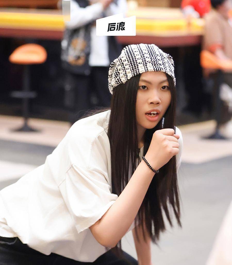 王大刀，「无法成为冰山美人，那就做真实的自己」