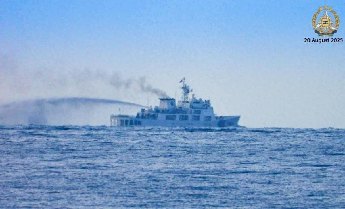 中方合围仁爱礁，菲军一把手下令保持克制，做好了死人的打算