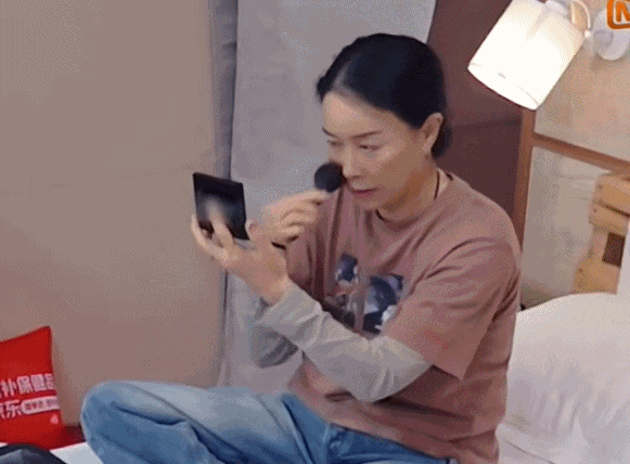 全网都在等着看那英的新梗