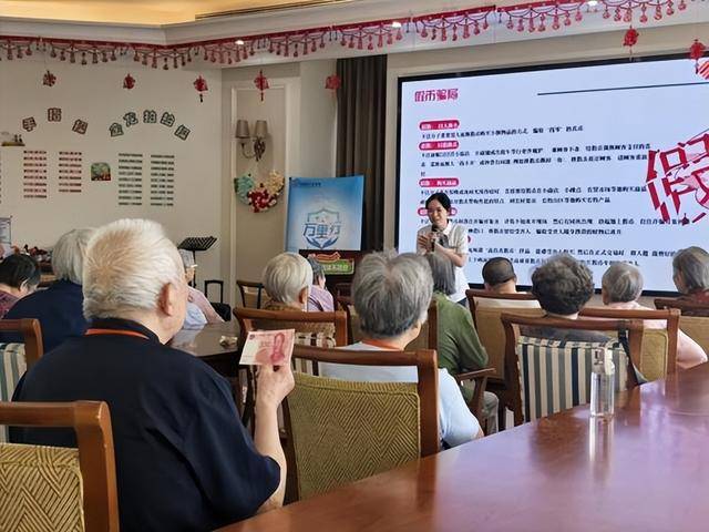 走进车展、景区和老年公寓！成都银行反假币“绝招”送到市民身边
