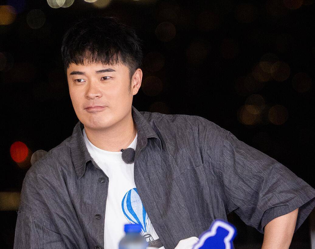 王玉雯凭啥能在《地球超新鲜》出圈？从她对导演的态度一目了然