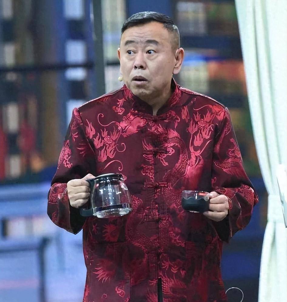 潘长江68岁否认移民传闻，68岁转行搞短剧再爆红