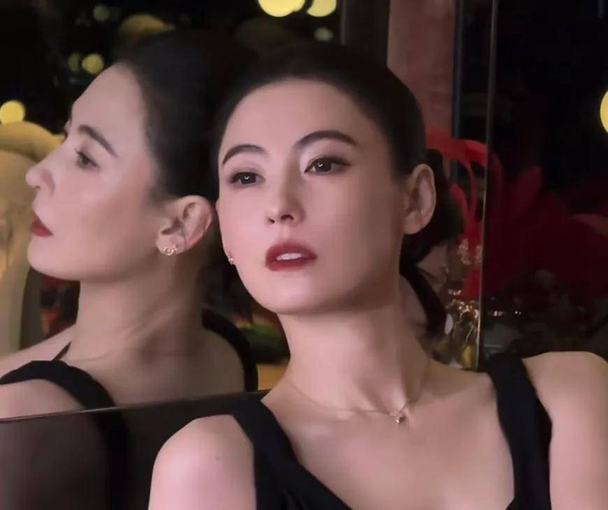 45岁张柏芝还在整牙！新牙太大近照嘴都凸了，网友劝她赶紧换掉