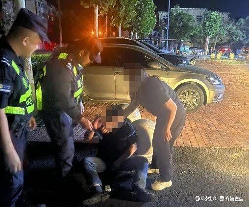男子深夜路边醉卧，东阿特警暖心救助护平安(图3)