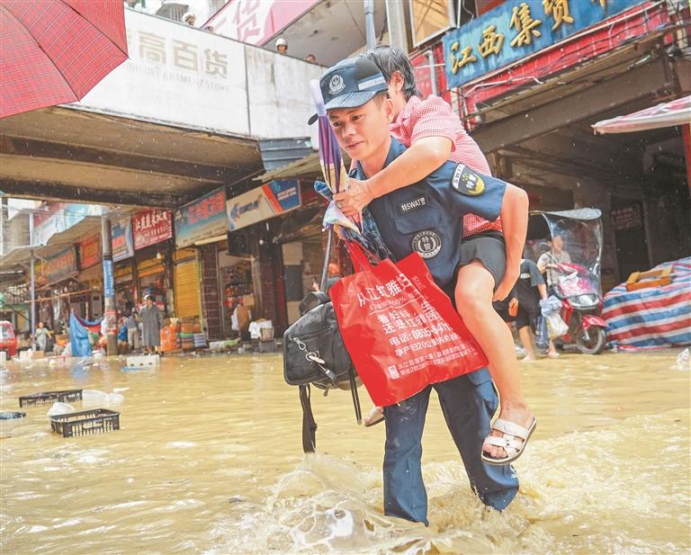 120万元专项资金驰援！贵州工会助力榕江、从江、三都抗洪救灾(图2)