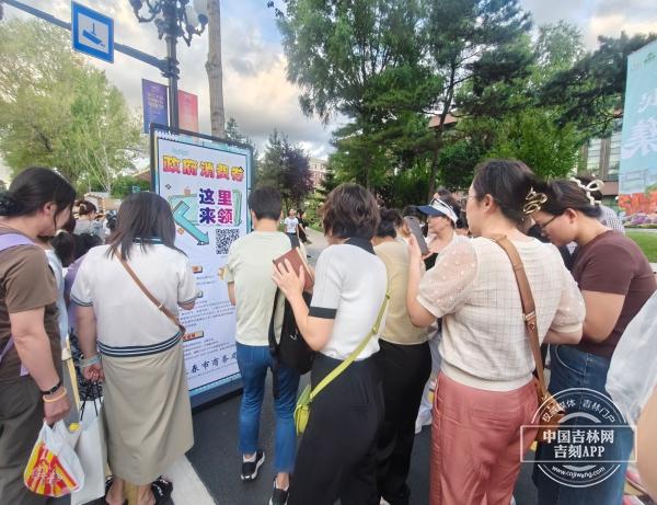 该说不说，新民大街今晚让人意犹未尽！(图7)