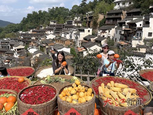篁岭计时拍照受热捧，游客建议推广（图）(图3)