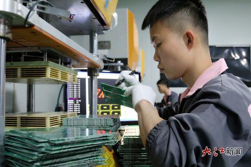 电子信息产业很“卷”，吉安如何胜出？(图2)