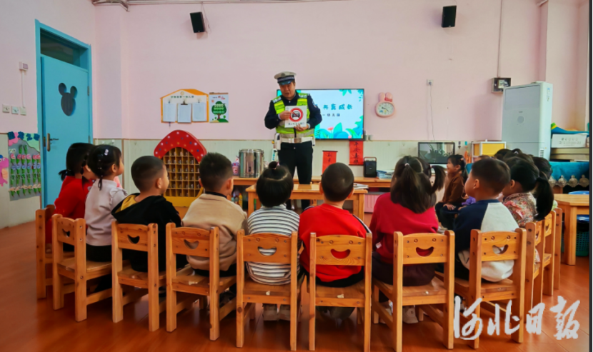 宁晋县第一幼儿园:职业课堂点亮孩子成长路