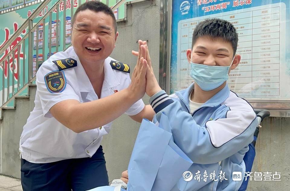 凡人歌·青岛故事｜“车轱辘转一天，爱心就跟一天”