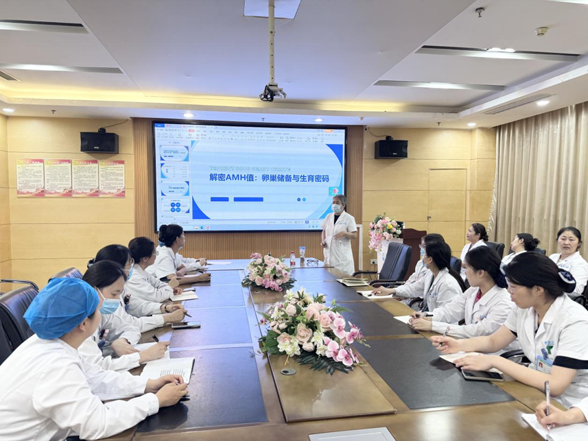 北京同仁医院张季媛莅临济南嘉乐生殖医院解密AMH值生育密码