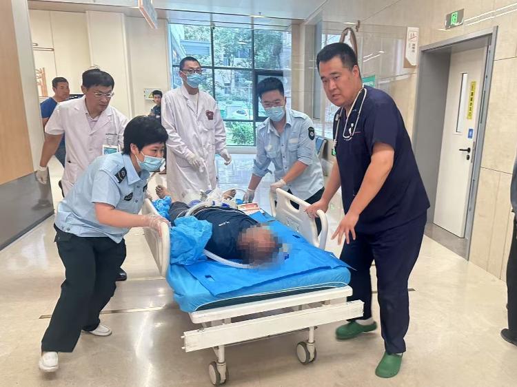 分秒必争，钢城区人民医院急诊科成功夺回心脏骤停患者生命