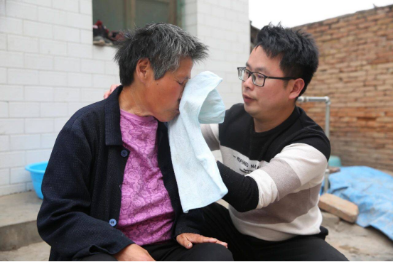 孝心如炬 照亮前路——记山东省道德模范提名奖获得者 侯记川