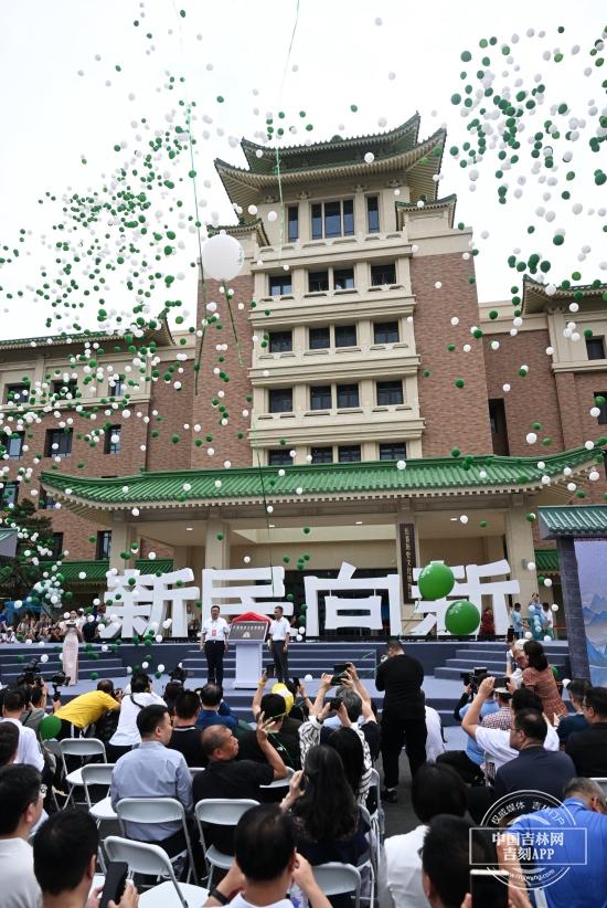 全城刷屏！吴彦祖咖啡限流～～这条街，太火爆！