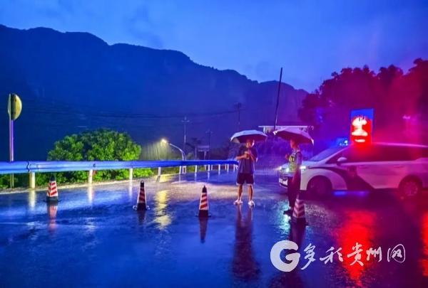 习水：暴雨来袭！这些暖心瞬间温暖整座城