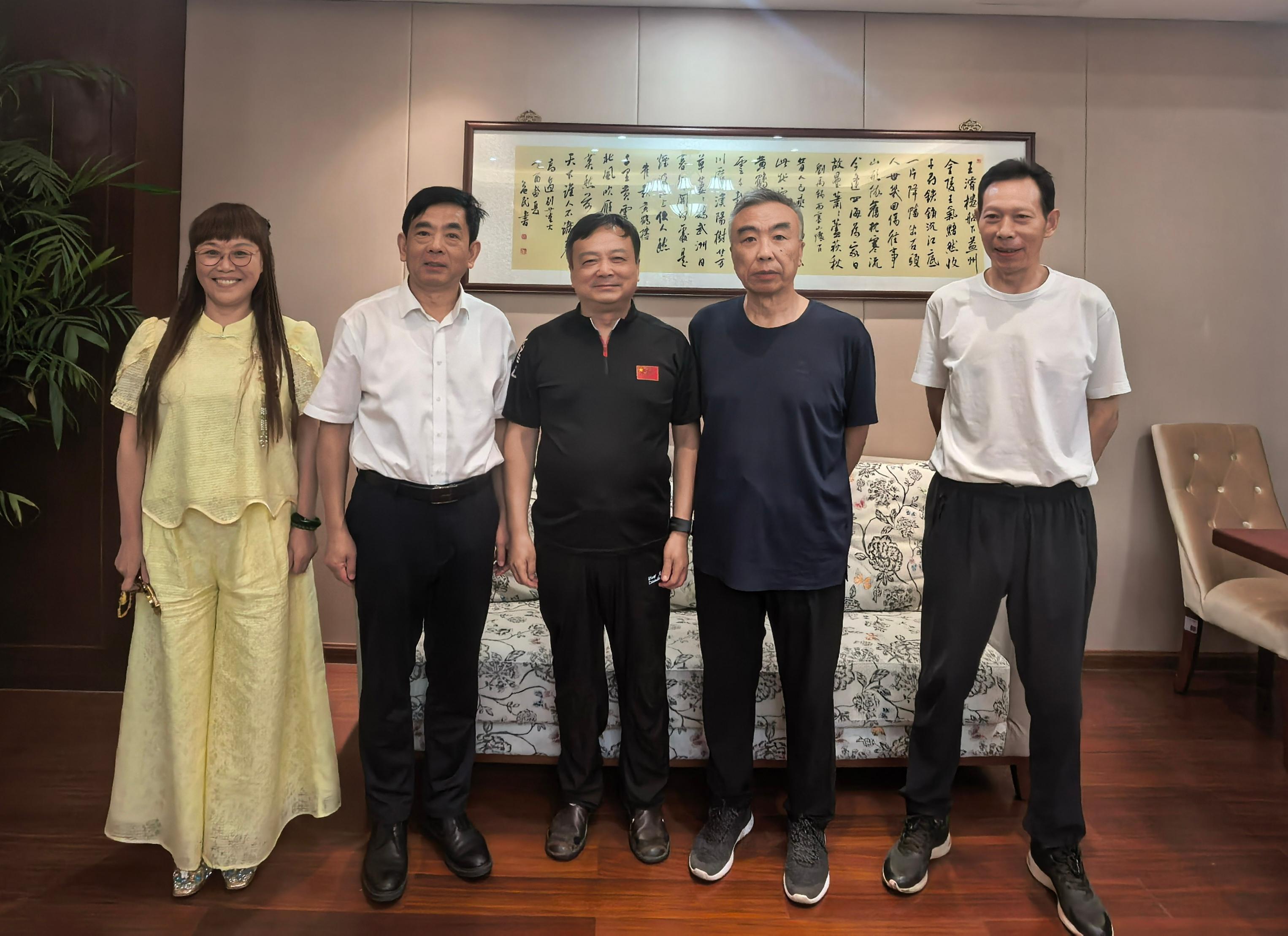 张文宝、蒯天在连云港看望诗人庞涛
