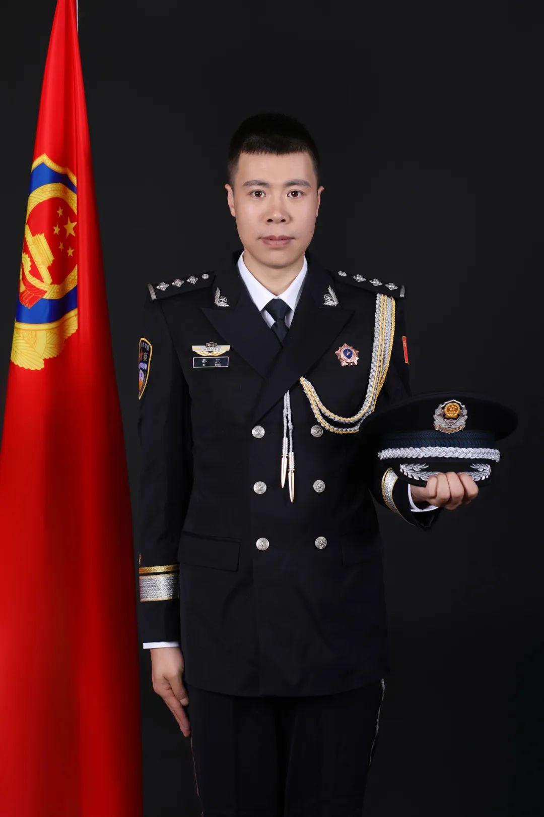 吴正：伏案十年，墨暖高墙