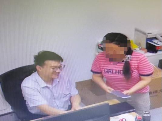 农行东平佛山支行：误点链接遭扣款，极速追回暖人心