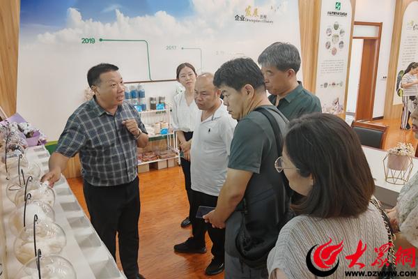 无棣县作家协会“和美乡村”采风活动走进西小王镇