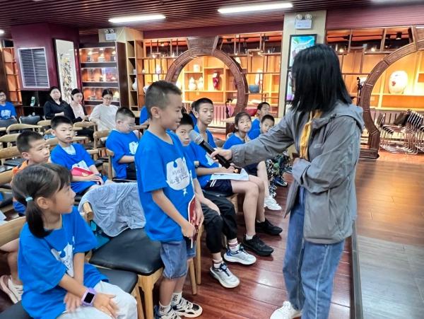 长春市少儿图书馆联合新华书店启动“暑期儿童作家写作训练营”