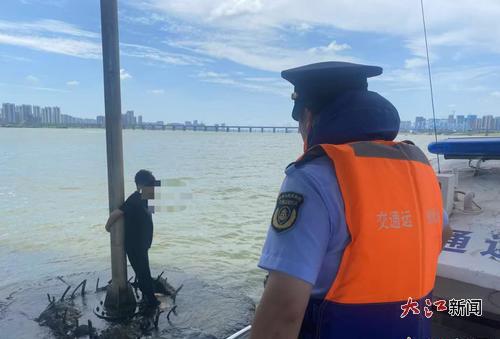无力还网贷跳江 被困数小时后呼救