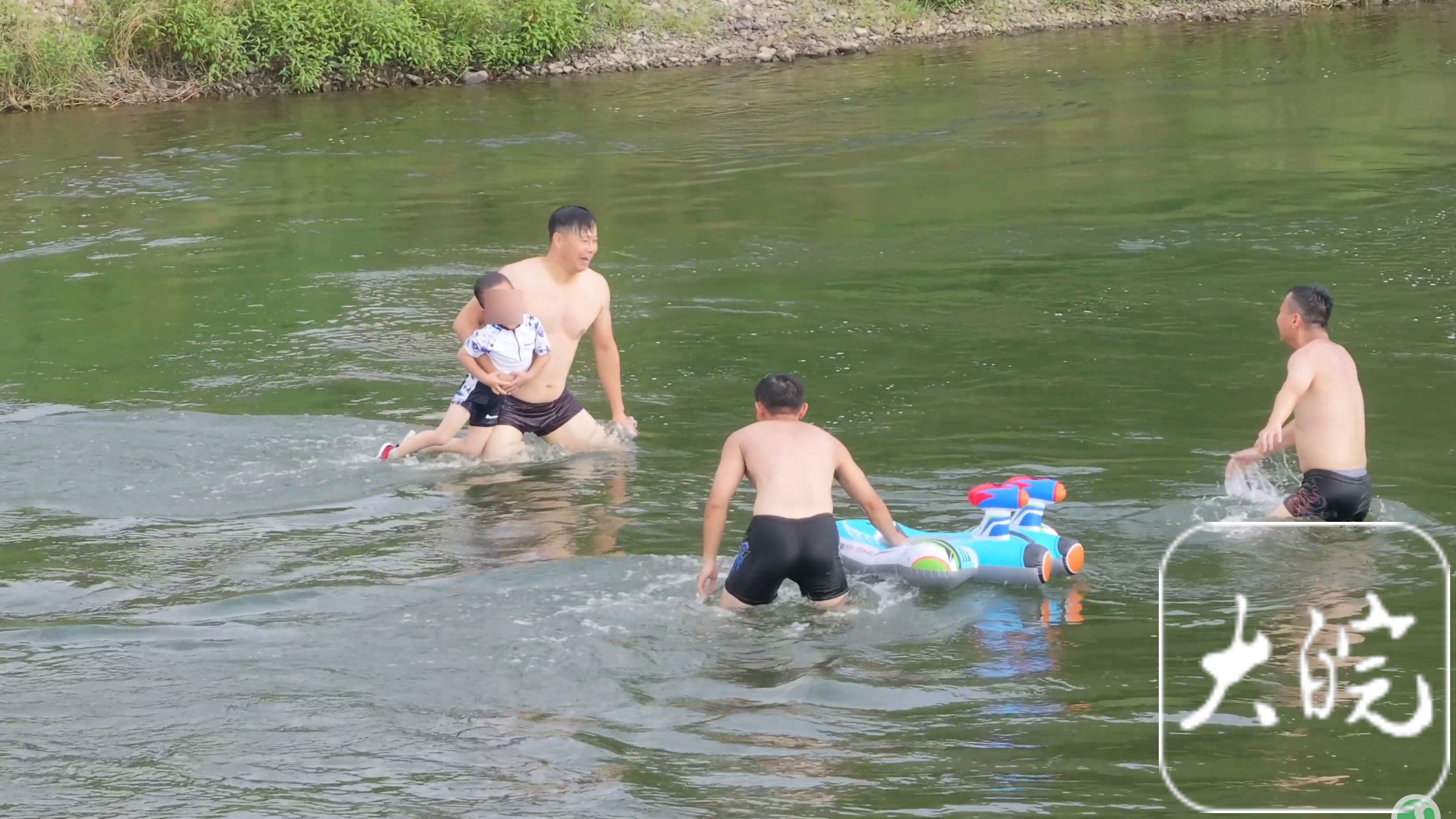 急流中一把捞起落水孩子的他在宣城找到了
