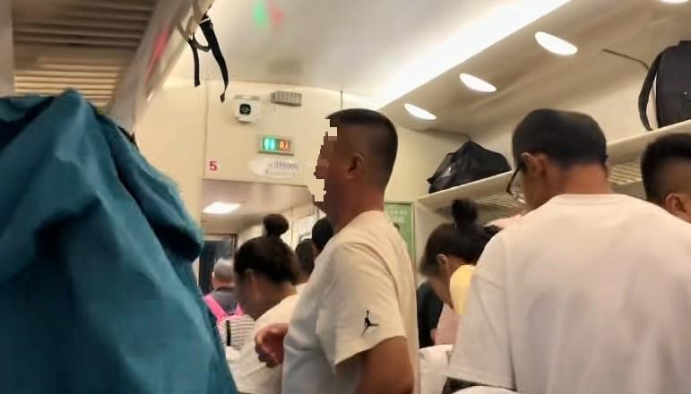 还没到目的地，多趟列车停运或折返运行？12306回应