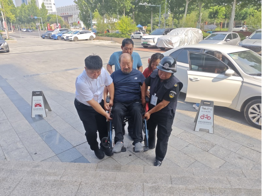 工商银行聊城市中支行：全程协助行动不便老人办理业务获赞誉