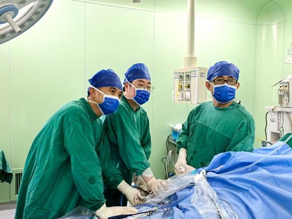 平度市人民医院微创技术显神通！顺利完成关节镜下髌骨脱位修复术