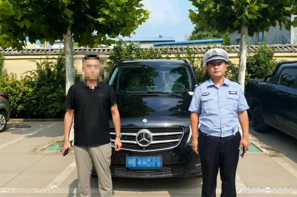 他无证心存侥幸开车上路，以为不可能被查，结果……