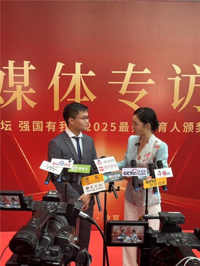 施傲与他的数学课堂：改变的不止是分数