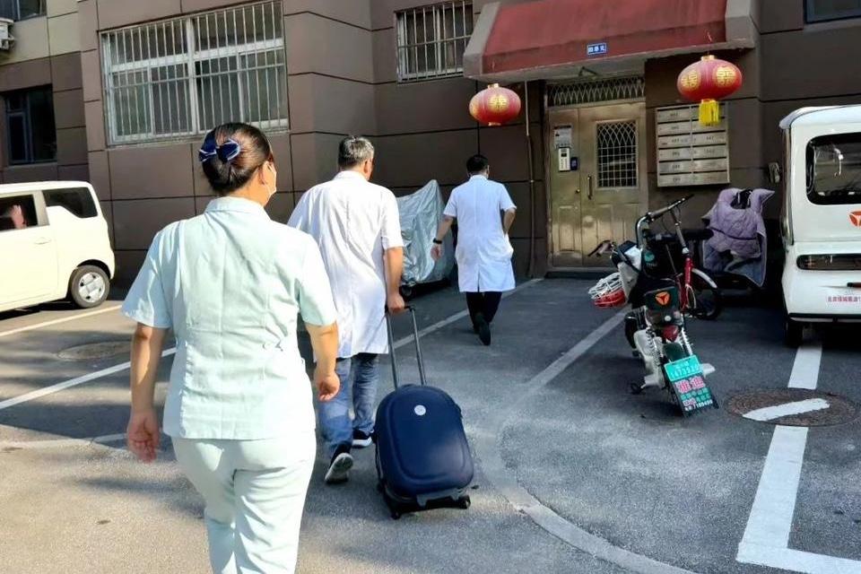 “卧室变诊室”，鲁中医护把精准治疗送进患者家