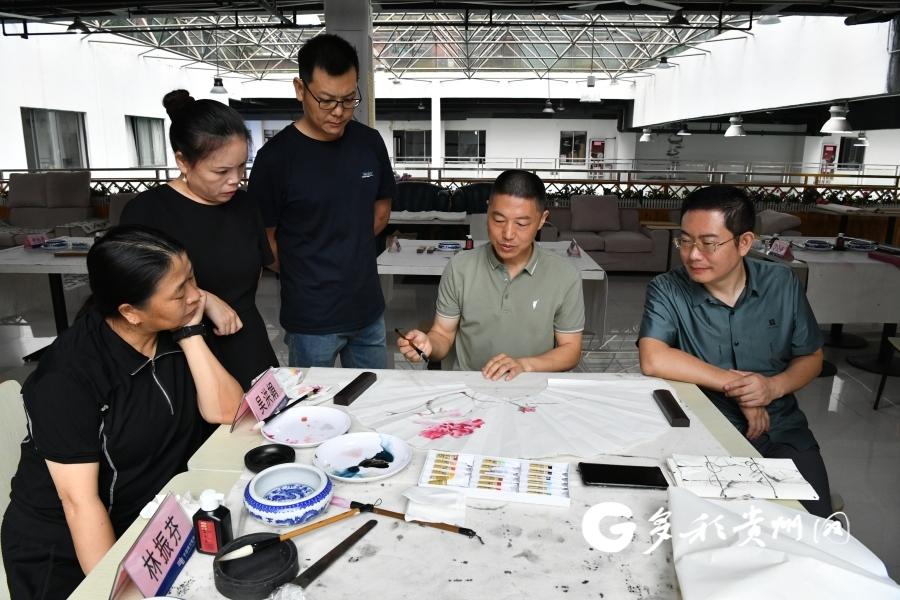 南方电网兴义供电局举办职工书画创作交流笔会