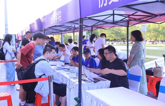吉林大学2025年研究生入学啦 年龄最小的硕士19岁