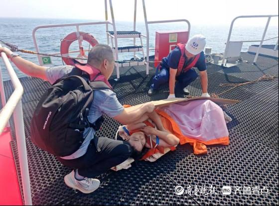 水手突然触电！青岛引航站海陆接力抢赢“黄金时间”
